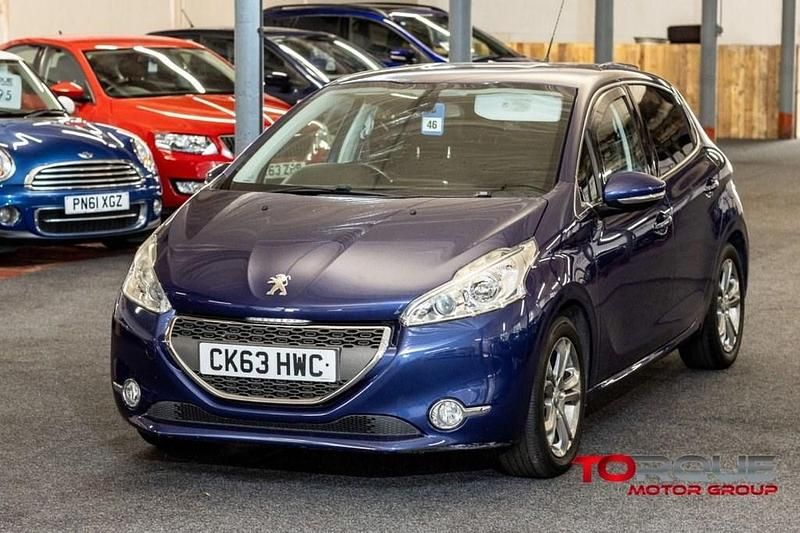 Used Peugeot 208 Allure 70 HP (51 kW) 2013 Blue Hatchback
