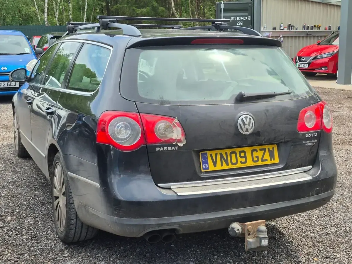 Used VW Passat Highline 140 HP (102 kW) 2009 Black Estate