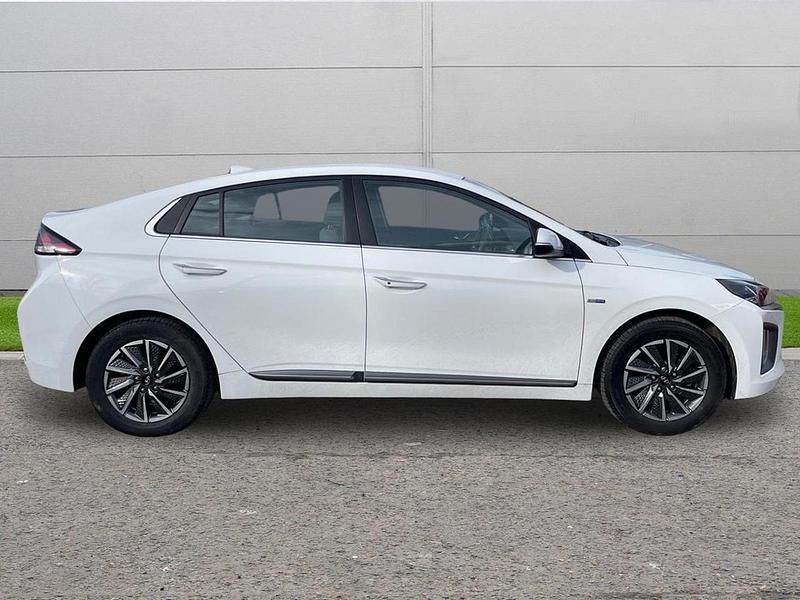 Used Hyundai Ioniq Premium 98 kW (134 HP) 2021 White Hatchback