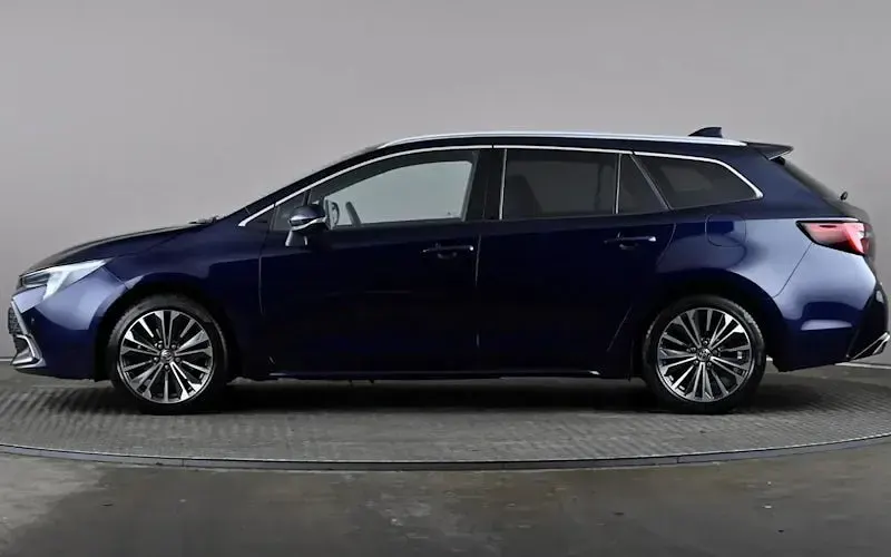 Used Toyota Corolla Design 196 HP (144 kW) 2025 Estate