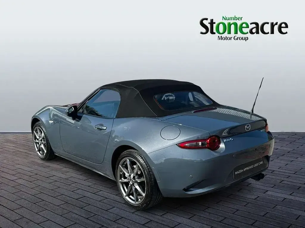 Begagnad Mazda MX5 Inclusive 184 HK (135 kW) 2022 Grå Cab