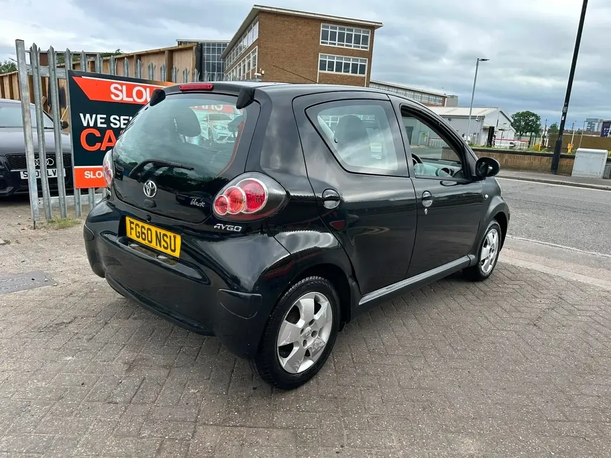 Used Toyota Aygo 68 HP (50 kW) 2010 Black Hatchback