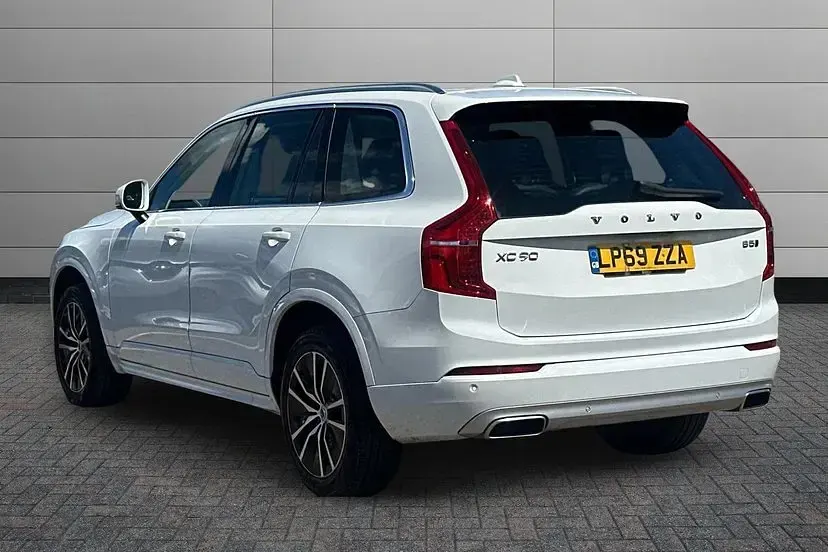 Used Volvo XC90 Momentum 250 HP (183 kW) 2020 Ice white SUV