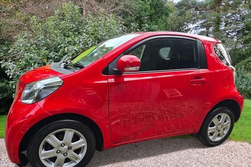 Red Used 2009 Toyota iQ Hatchback | £2,495 (Fair price) - Image 1/1