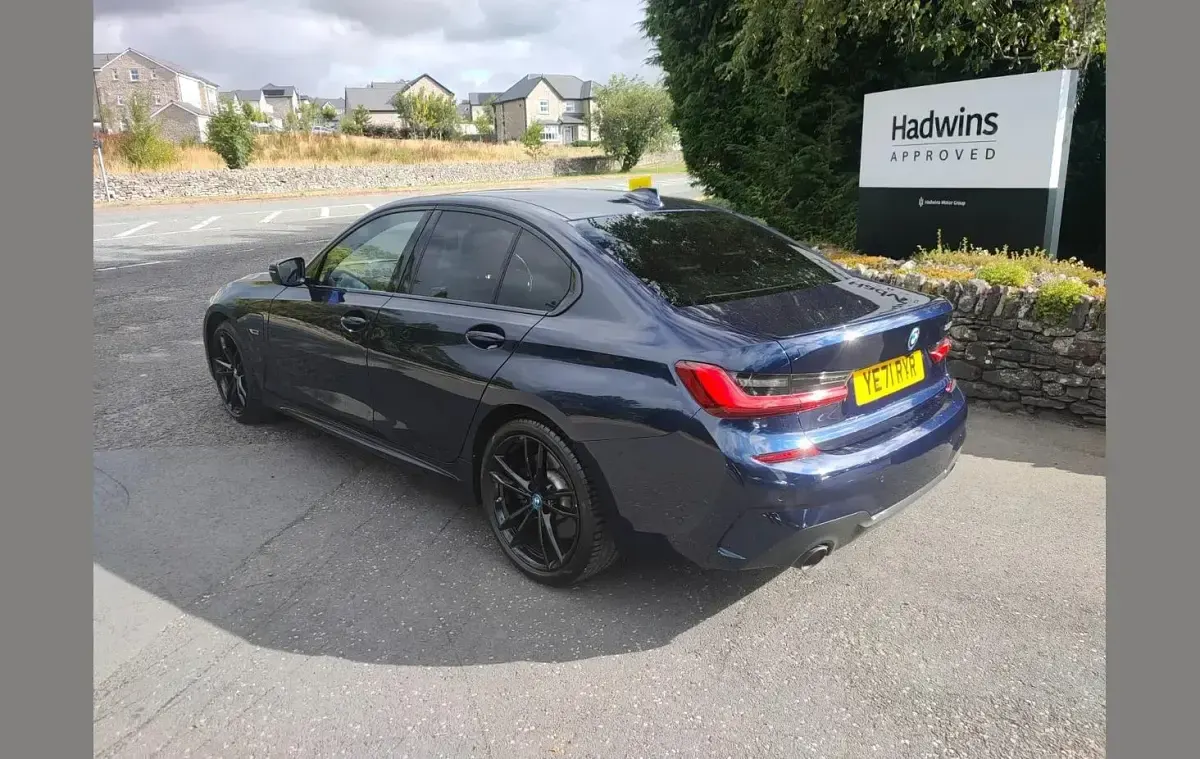 Used BMW 330 M Sport 288 HP (211 kW) 2021 Blue Sedan