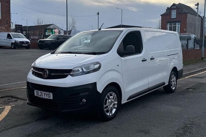 Used Vauxhall Vivaro 100 HP (73 kW) 2021 White MPV