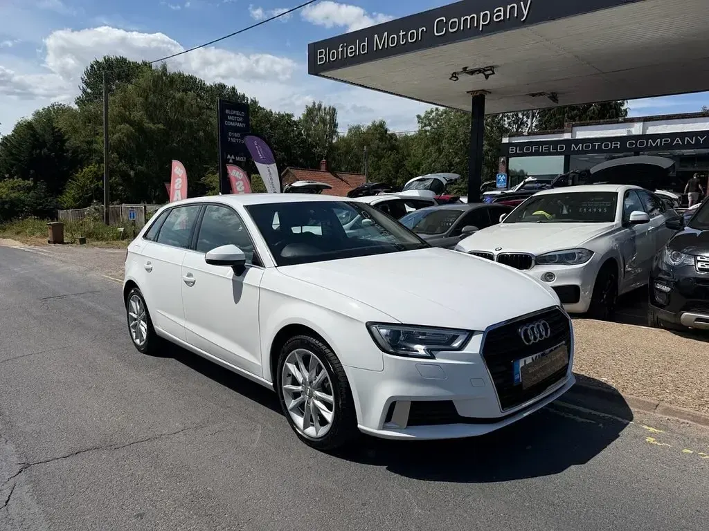 Used Audi A3 Sport 150 HP (110 kW) 2017 White Hatchback