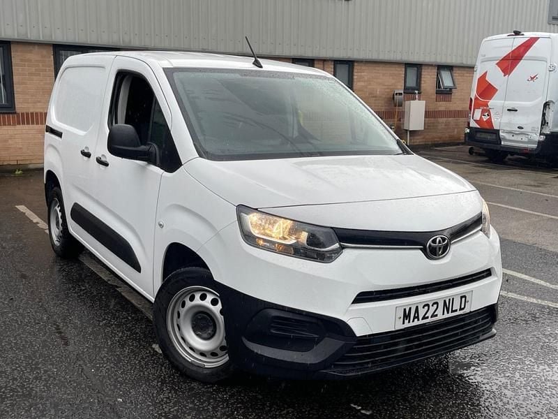 Used Toyota Proace Active 120 HP (88 kW) 2022 White MPV
