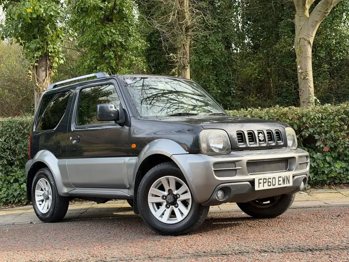 Used Suzuki Jimny SZ4 85 HP (62 kW) 2011 Black SUV