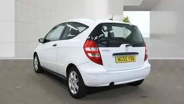 Used Mercedes A200 Classic 136 HP (100 kW) 2005 White Hatchback