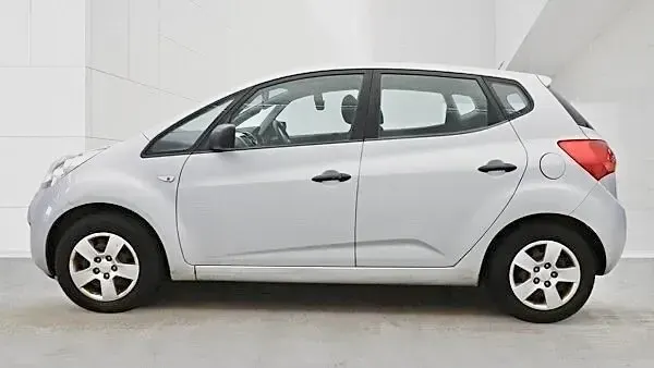 Used Kia Venga 2011 Silver Hatchback