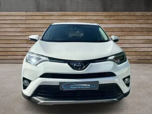 Used Toyota RAV4 Business Edition 143 HP (105 kW) 2017 White SUV