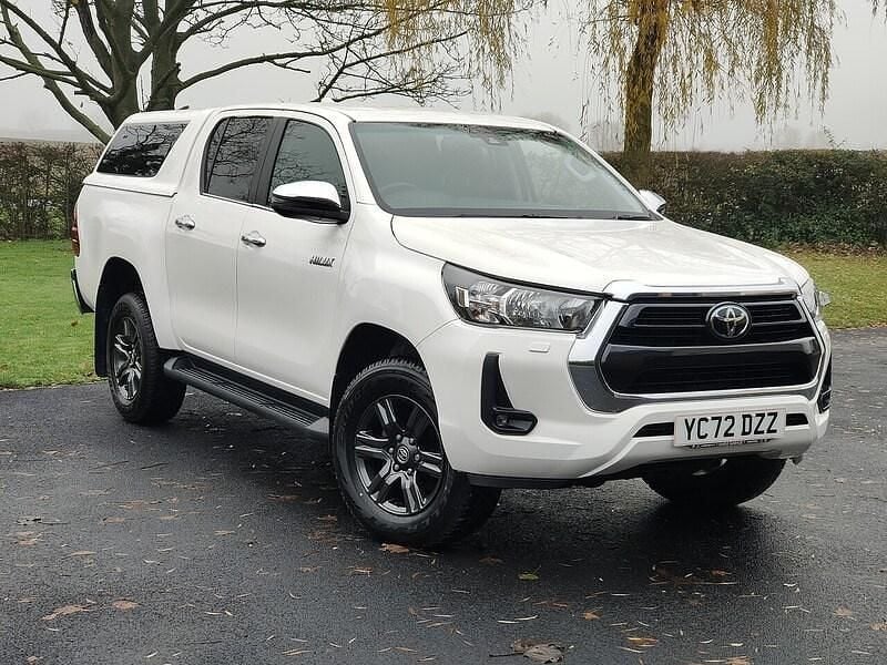 Used Toyota HiLux 150 HP (110 kW) 2022 White Pickup