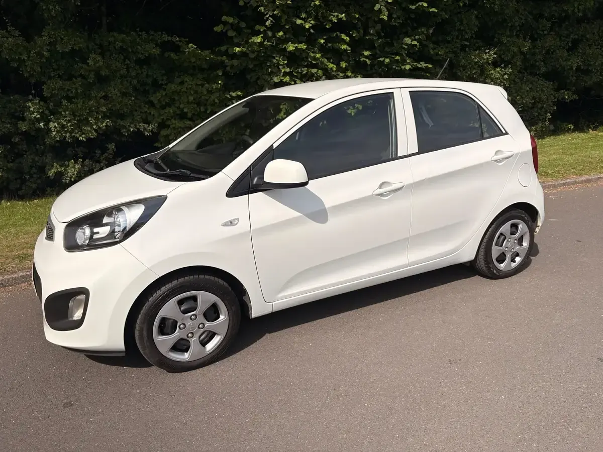 Used Kia Picanto 68 HP (50 kW) 2014 White Hatchback
