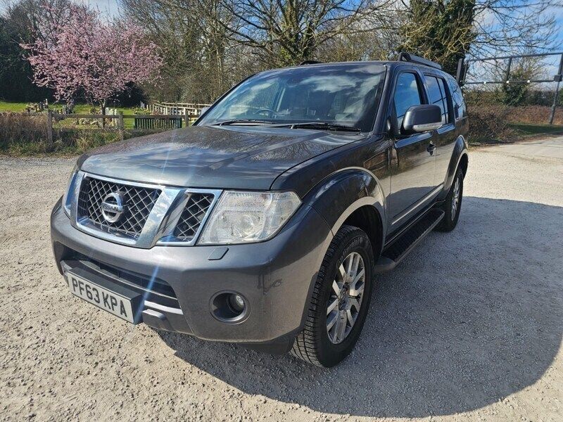 Grey Used 2014 Nissan Pathfinder Tekna SUV | £5,499 - Image 1/4