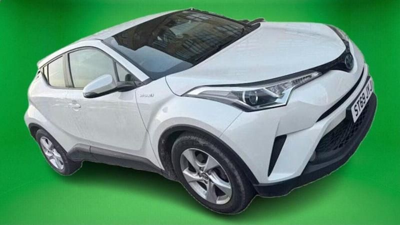 Used Toyota C-HR 122 HP (89 kW) 2019 White SUV