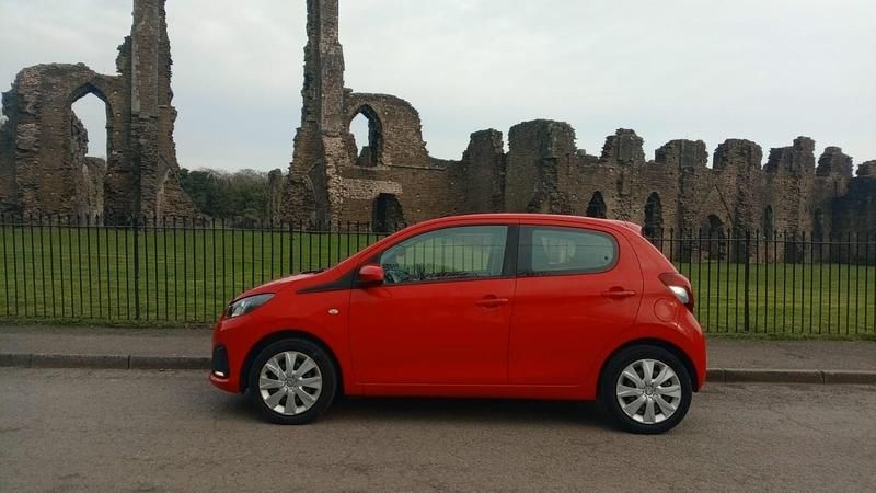 Second-hand Peugeot 108 Active 68 CP (50 kW) 2017 Roșu Hatchback