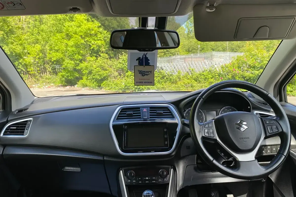 Used Suzuki SX4 SZ-T 129 HP (94 kW) 2021 Silver Hatchback