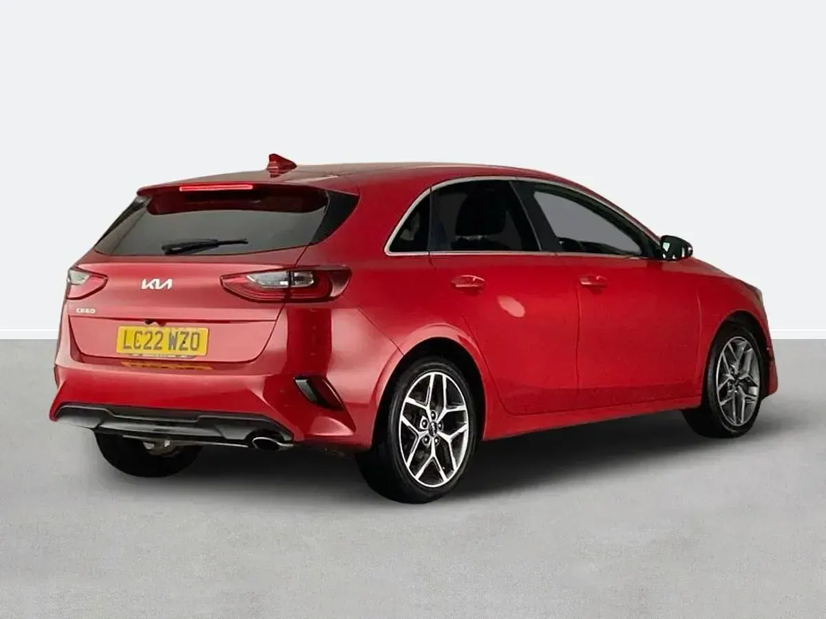 Used Kia Ceed 158 HP (116 kW) 2022 Red Hatchback