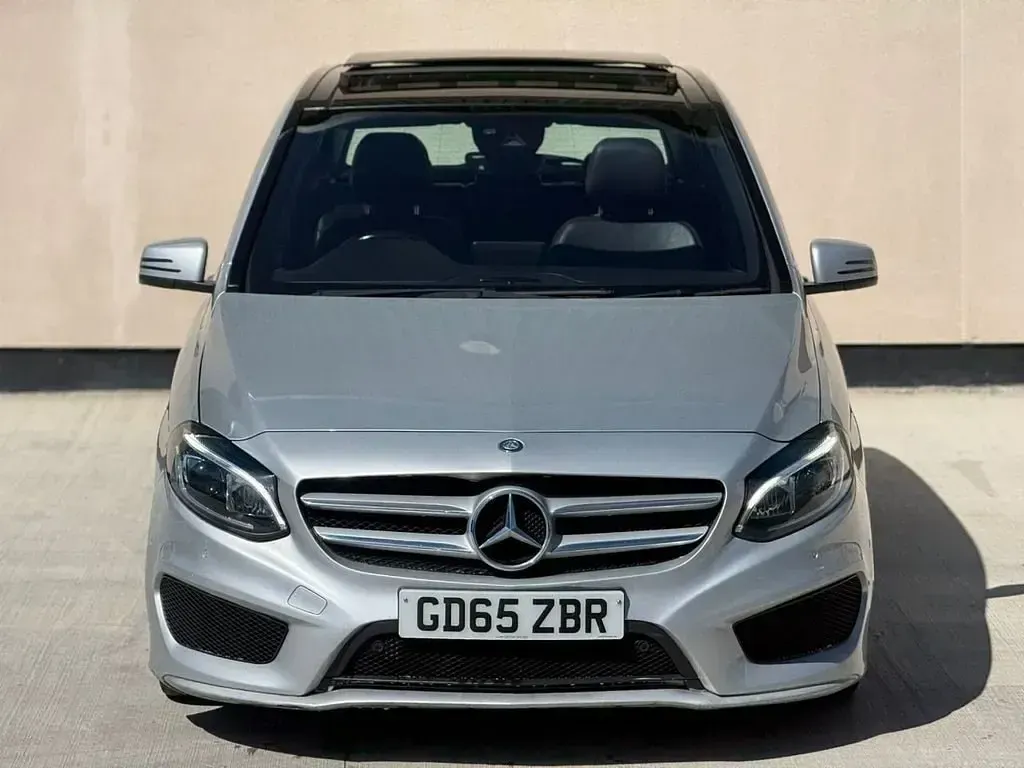 Begagnad Mercedes B220 AMG line 2016 Silver Minibuss