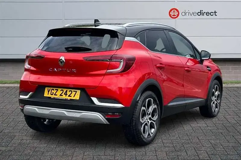 Used Renault Captur Techno 90 HP (66 kW) 2022 Red/black SUV