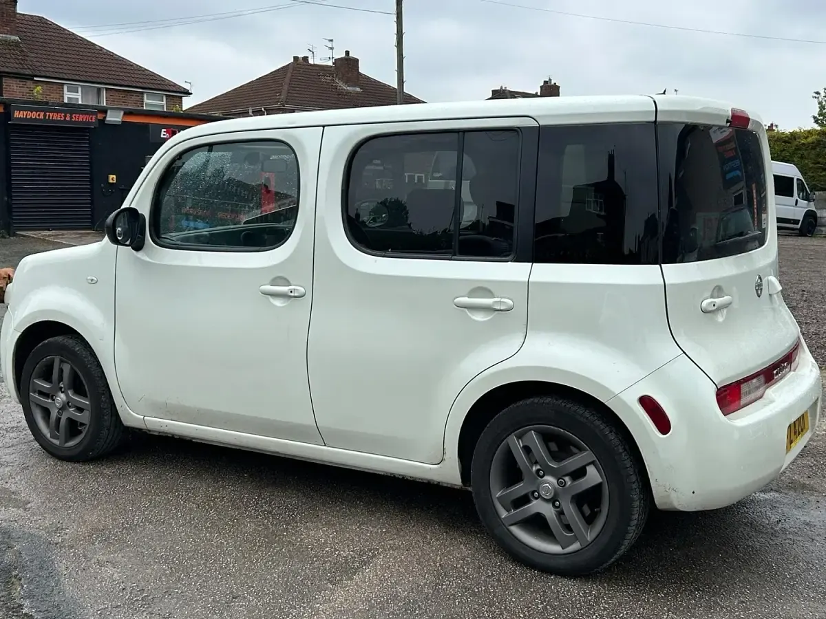 Used Nissan Cube 110 HP (80 kW) 2010 White Estate