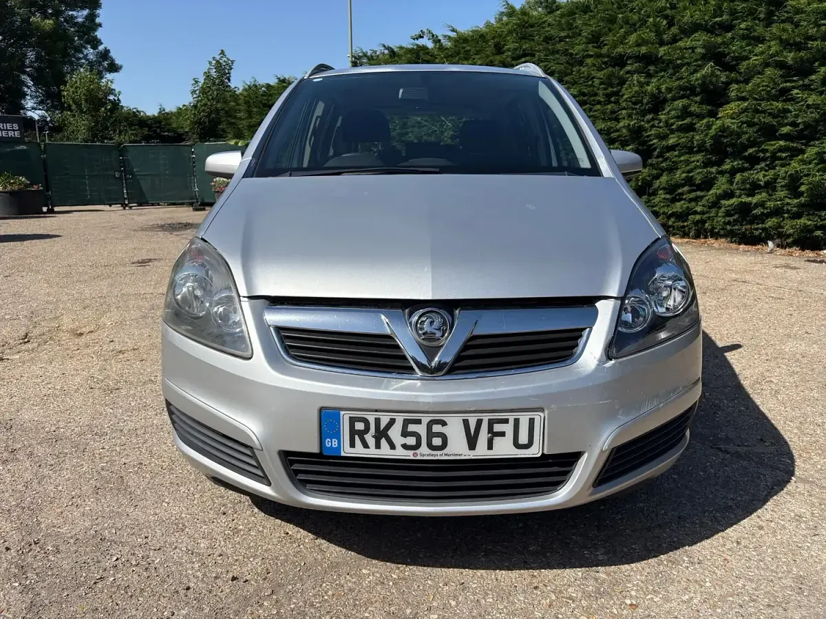 Usata Vauxhall Zafira Active 140 CV (102 kW) 2006 Argento Monovolume