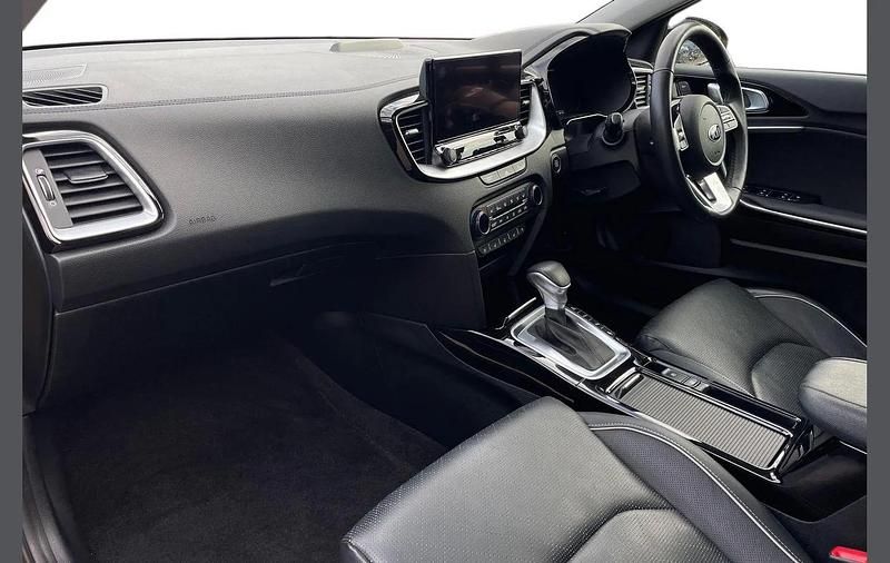 Used Kia XCeed First Edition 141 HP (103 kW) 2021 Yellow SUV