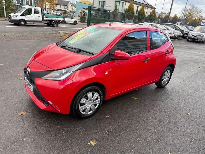 Used Toyota Aygo X-play 69 HP (50 kW) 2015 Red Hatchback