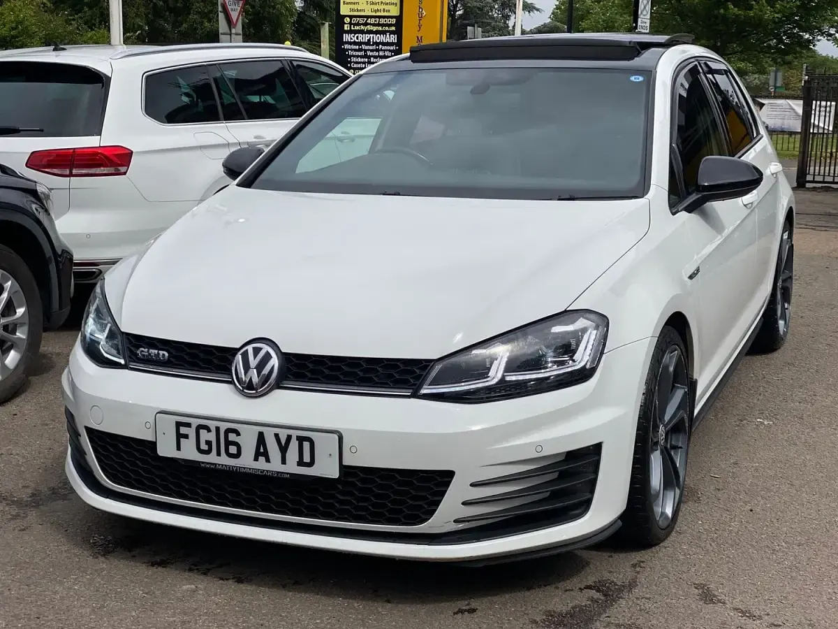 Używany VW Golf VII GTD 184 KM (135 kW) 2016 Biały Hatchback