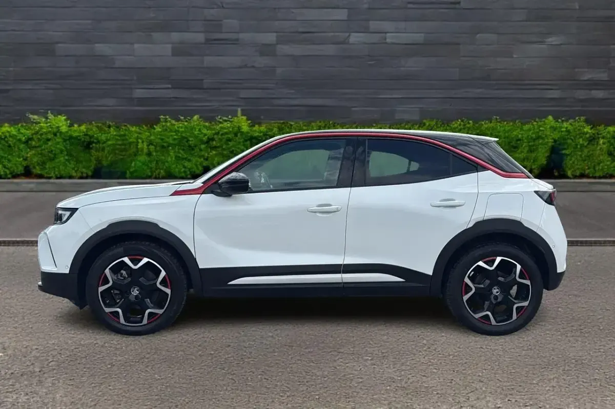 Używany Vauxhall Mokka SRi 98 kW (134 KM) 2022 Biały SUV