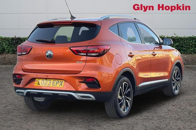 Used MG ZS Exclusive 2023 Orange Hatchback