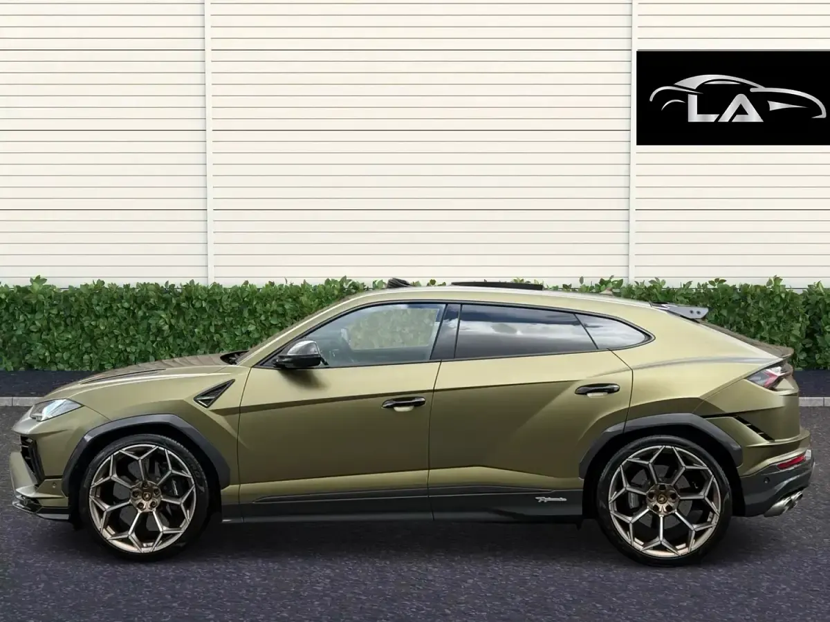 Used Lamborghini Urus 666 HP (489 kW) 2024 Green SUV