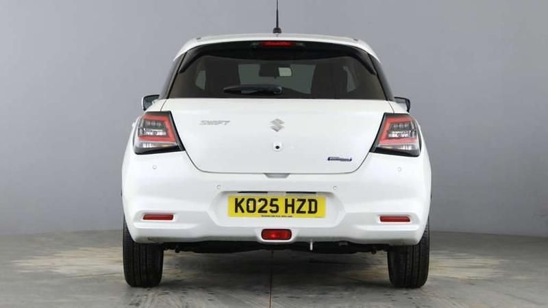 Used Suzuki Swift 2025 White Hatchback
