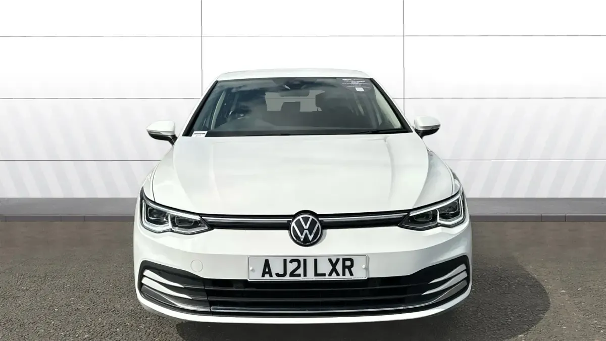 Used VW Golf VII Style 130 HP (95 kW) 2021 White Hatchback