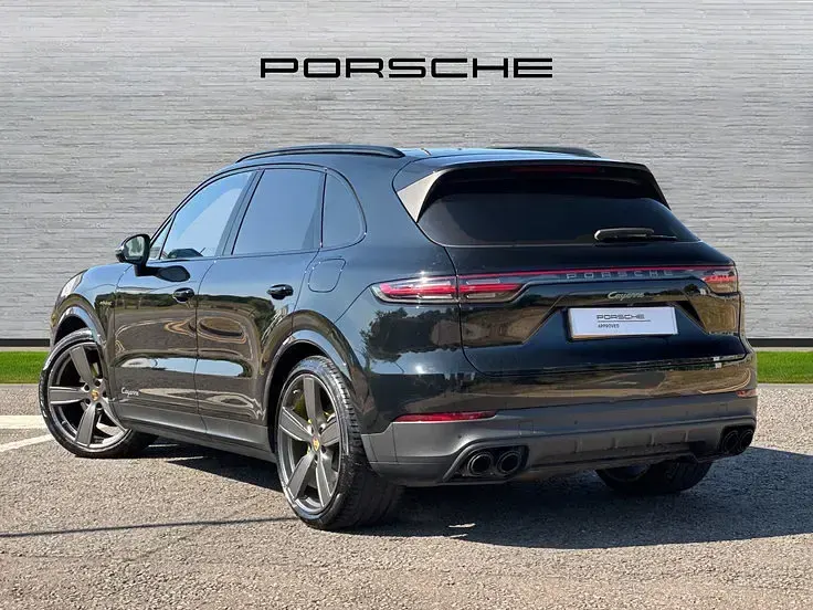 Used Porsche Cayenne Platinum Edition 462 HP (339 kW) 2023 Black SUV
