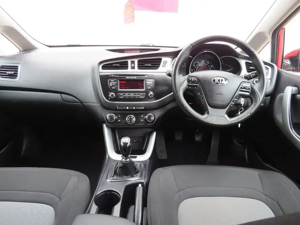 Used Kia Ceed 2015 Red Hatchback