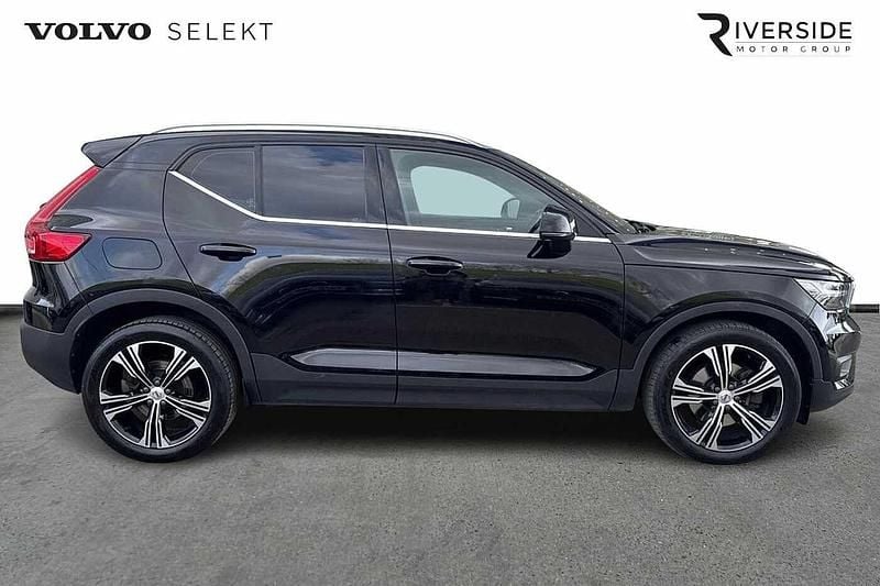 Used Volvo XC40 Inscription 197 HP (144 kW) 2021 Black SUV