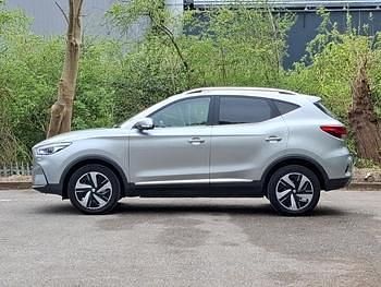 Used MG ZS Trophy 129 kW (176 HP) 2024 Silver SUV