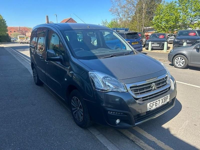 Gebraucht Peugeot Partner Tepee Active 98 PS (72 kW) 2017 Grau Van / Kleinbus