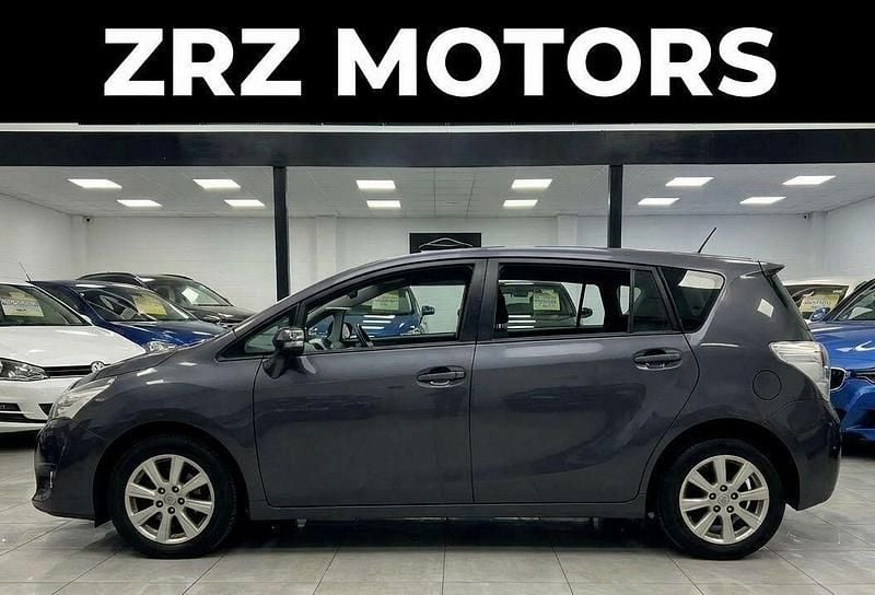 Used Toyota Verso 112 HP (82 kW) 2016 Blue MPV