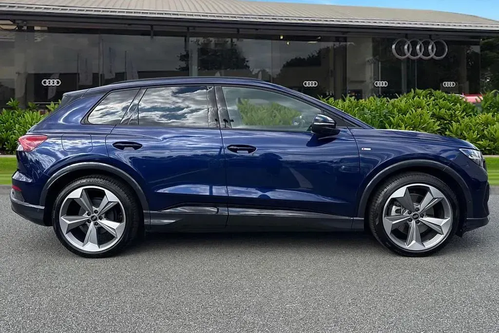 Used Audi Q4 e-tron Black Edition 210 kW (286 HP) 2025 Blue SUV