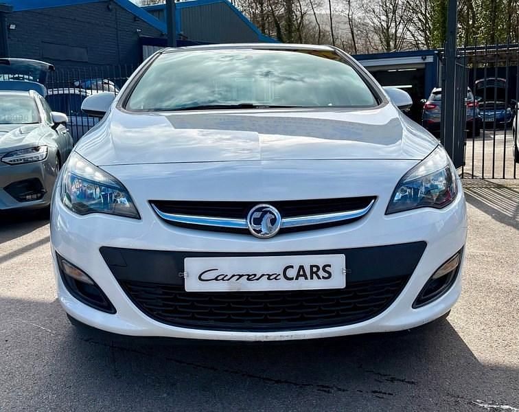 Used Vauxhall Astra Excite 2015 White