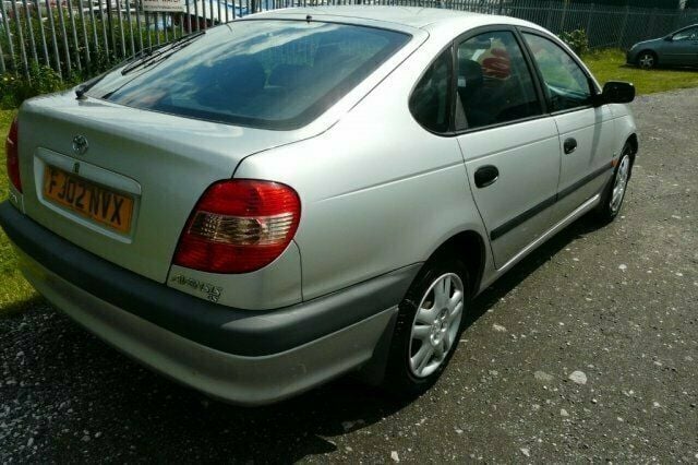 Used Toyota Avensis 127 HP (93 kW) 2003 Hatchback