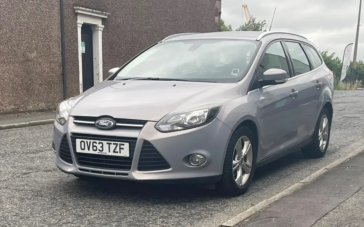 Used Ford Focus Zetec 115 HP (84 kW) 2013 Silver Estate