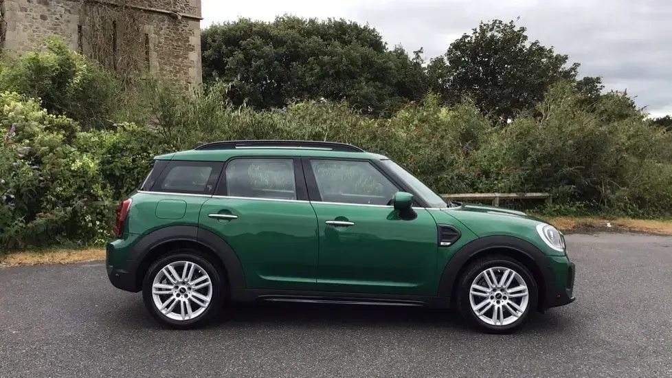 Used Mini Cooper Countryman Exclusive 134 HP (98 kW) 2023 Green SUV