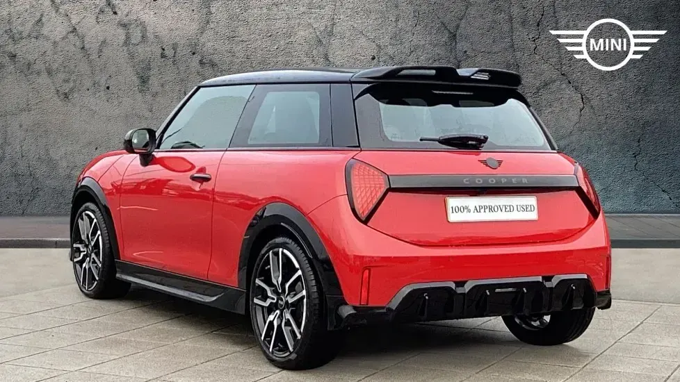 Used Mini Cooper Hatch 113 kW (154 HP) 2026 Red Hatchback
