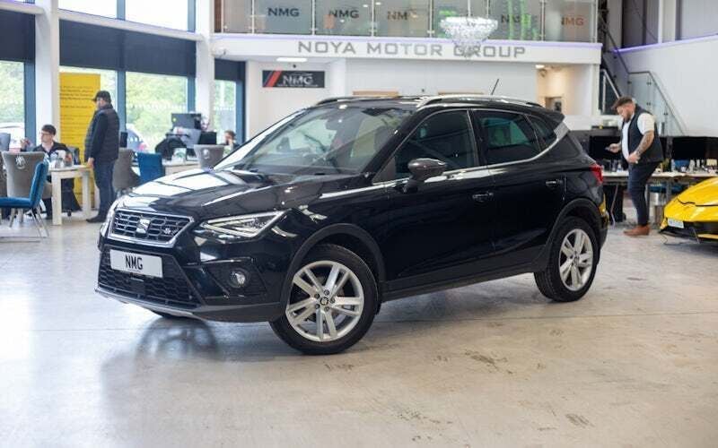 Black Used 2018 Seat Arona FR SUV | £8,849 (Good price) - Image 1/4