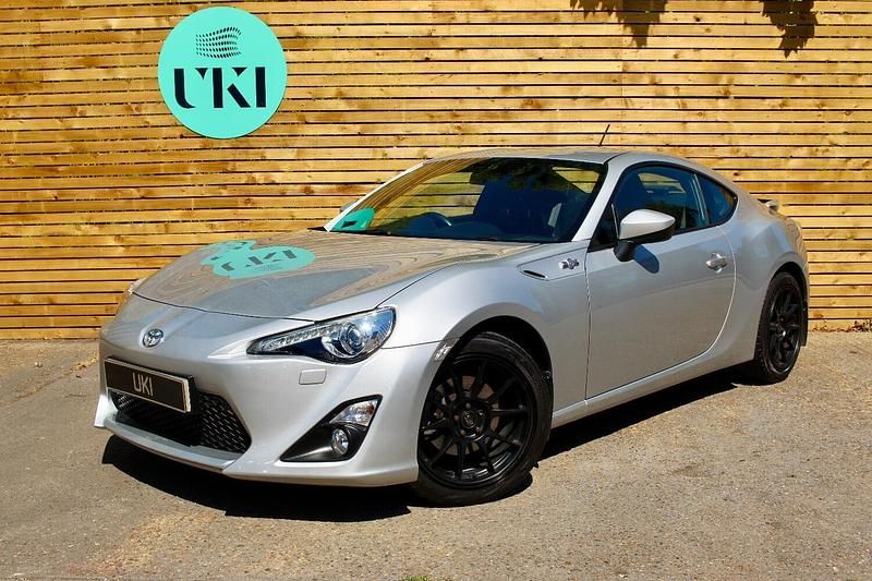Silver Used 2012 Toyota GT86 GT Coupe | £16,990 (Fair price) - Image 1/4