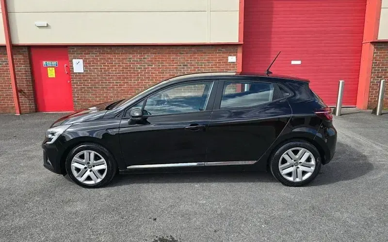 Gebraucht Renault Clio V Play 101 PS (74 kW) 2020 Schwarz Kleinwagen